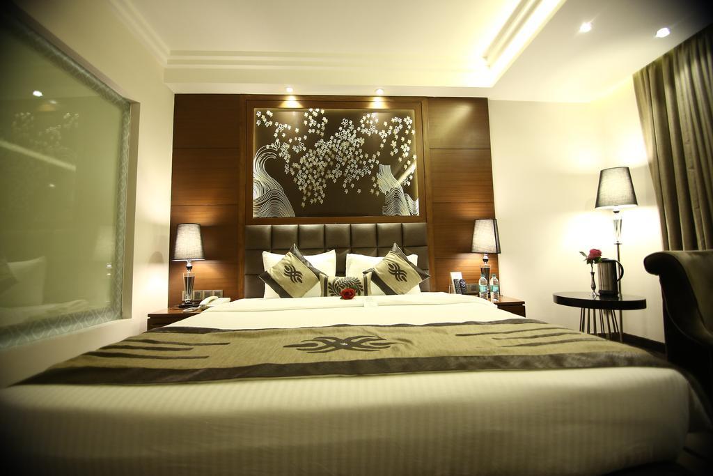 Hotel Jrd Exotica New Delhi Room photo